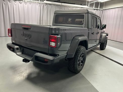 Used 2022 Jeep Gladiator Willys image 7