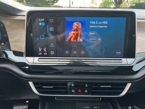 Used 2024 Volkswagen Atlas SE w/ Panoramic Sunroof Package AWD/4WD image 18