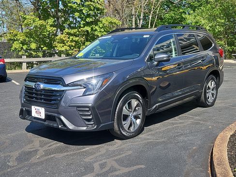 Certified 2023 Subaru Ascent Premium w/ Convenience Package AWD/4WD image 2