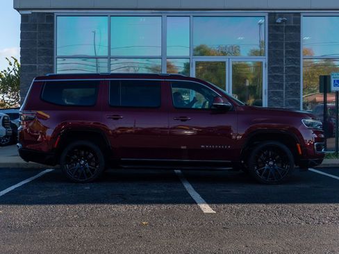 Used 2022 Jeep Wagoneer Series III w/ Convenience Group I image 4