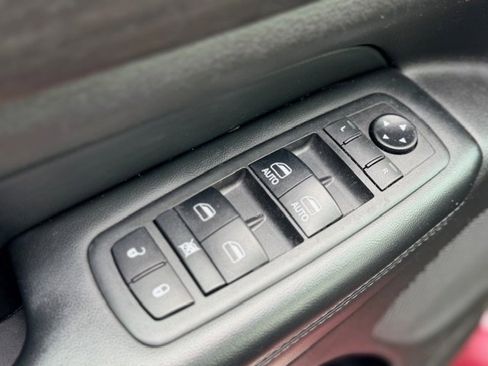 Used 2018 Jeep Grand Cherokee Altitude image 11