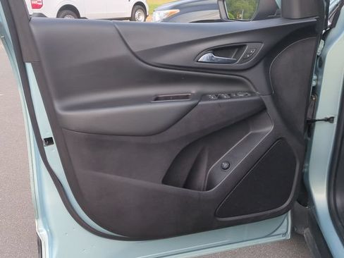 Used 2022 Chevrolet Equinox LT FWD image 19