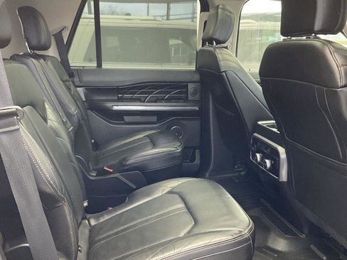 Used 2018 Ford Expedition Platinum image 18