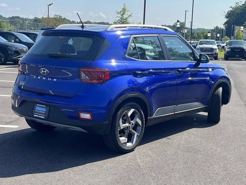 Certified 2024 Hyundai Venue SEL FWD image 3