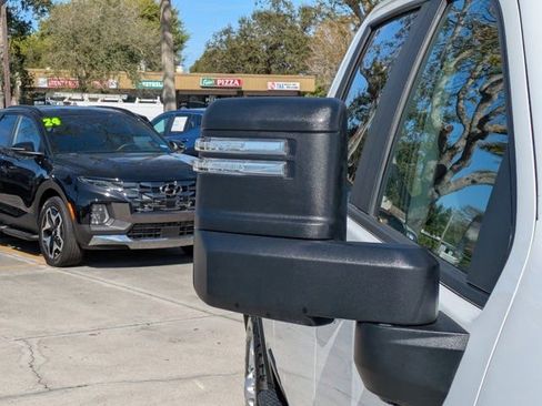 Used 2025 Chevrolet Silverado 2500 LT w/ Convenience Package image 13