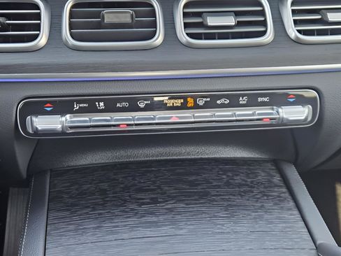 Used 2025 Mercedes-Benz GLE 450 GLE 450 image 18