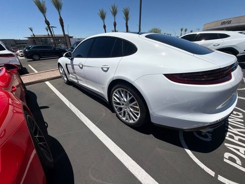 Used 2019 Porsche Panamera RWD image 4