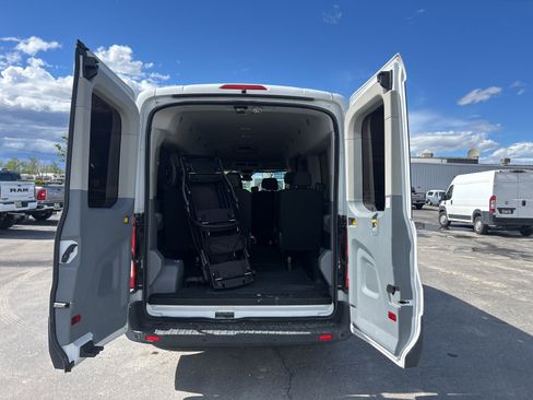 Used 2017 Ford Transit 350 XLT image 9