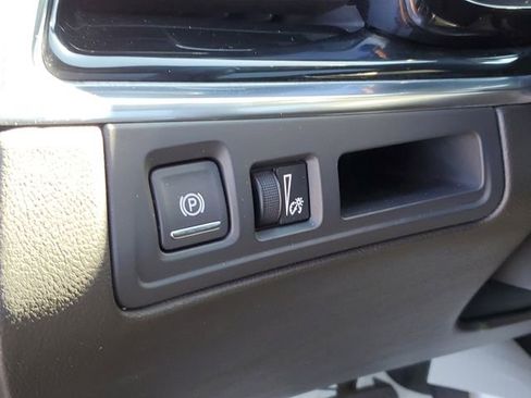 Certified 2023 Cadillac XT6 Premium Luxury image 10