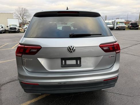 Used 2021 Volkswagen Tiguan SE image 4