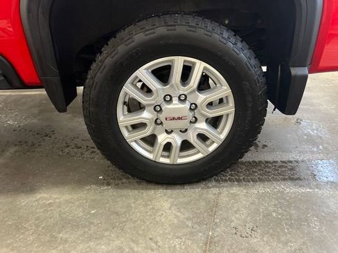 Used 2022 GMC Sierra 3500 SLT w/ SLT Convenience Package image 19