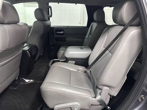 Used 2014 Toyota Sequoia Platinum w/ Preferred Accessory Package AWD/4WD image 21