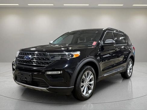 Used 2022 Ford Explorer XLT w/ Equipment Group 202A image 18