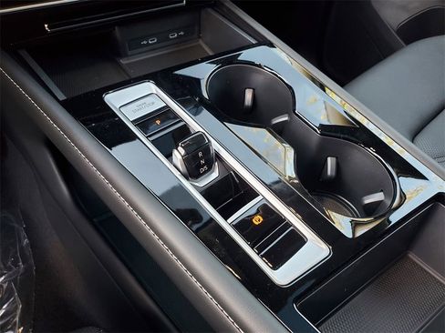 New 2026 Volkswagen Atlas SE image 10