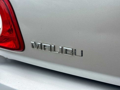 Used 2009 Chevrolet Malibu LS FWD image 12