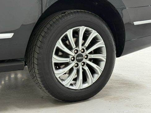 Used 2023 Lincoln Navigator L Standard Sport Utility 4D image 47