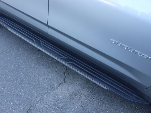 Used 2024 Chevrolet Suburban High Country w/ Advanced Technology Package image 12