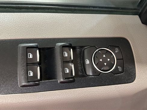 Used 2015 Ford F150 XLT AWD/4WD image 15