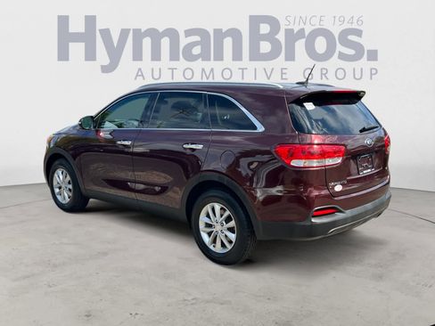 Used 2017 Kia Sorento FWD image 6