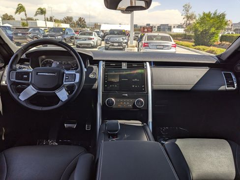 Used 2023 Land Rover Discovery S R-Dynamic image 30