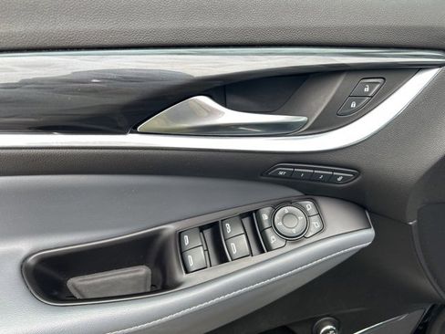 Used 2020 Buick Enclave Premium w/ Sun and Sites Package image 7