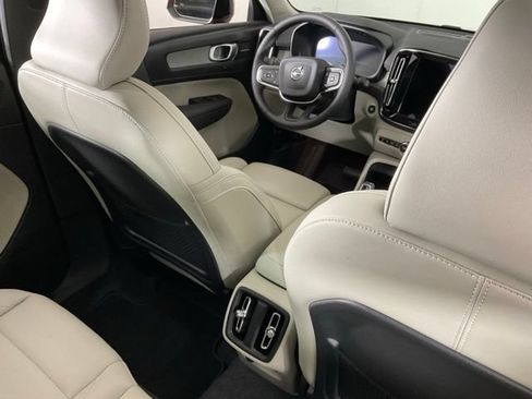 Certified 2025 Volvo XC40 B5 Ultra AWD/4WD image 34
