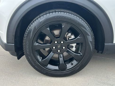 Used 2024 Ford Explorer ST-Line w/ Class IV Trailer Tow Package RWD image 8