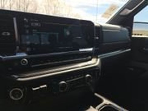 Used 2023 Chevrolet Silverado 1500 ZR2 w/ Technology Package image 6