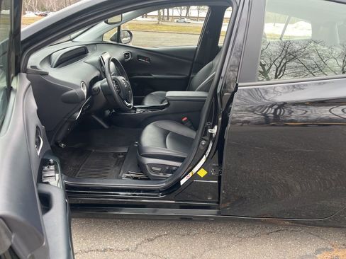 Used 2022 Toyota Prius Prime Limited image 19