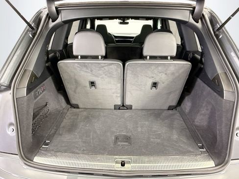 Used 2023 Audi SQ7 Prestige w/ Prestige Package image 28