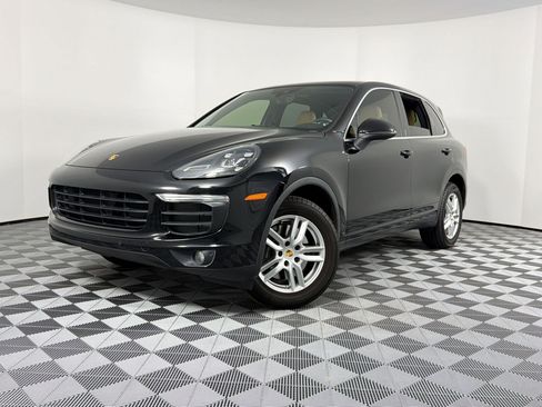 Used 2016 Porsche Cayenne image 1