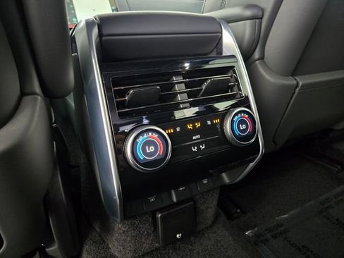 Certified 2024 Land Rover Range Rover SE AWD/4WD image 13