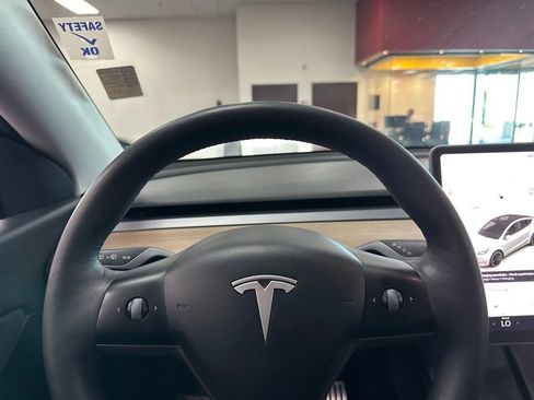 Used 2022 Tesla Model Y Performance image 16
