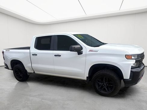 Used 2019 Chevrolet Silverado 1500 Custom Trail Boss w/ Custom Convenience Package AWD/4WD image 2