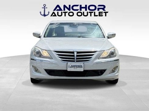 Used 2012 Hyundai Genesis 3.8 w/ Premium Pkg RWD image 2