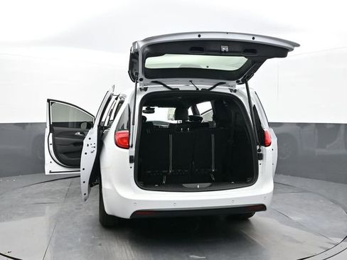 New 2025 Chrysler Voyager LX image 64