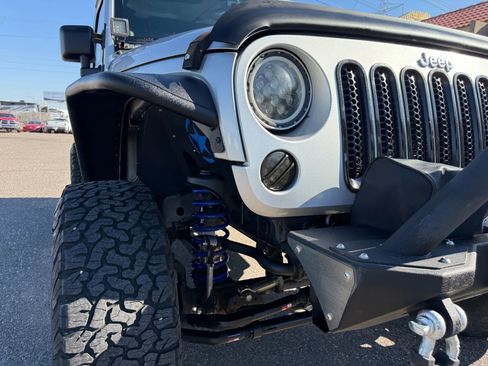 Used 2009 Jeep Wrangler X image 40