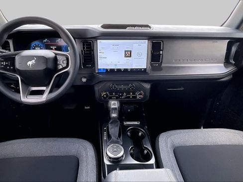 Used 2025 Ford Bronco 4-Door AWD/4WD image 14