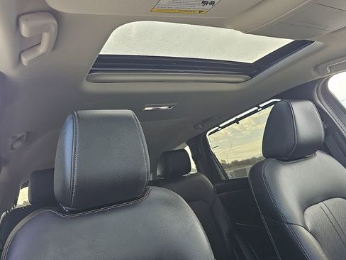 Certified 2024 MAZDA CX-90 Plug-In Hybrid w/ Preferred AWD/4WD image 19