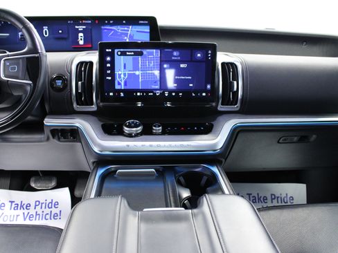 Used 2025 Ford Expedition Max Platinum AWD/4WD image 19