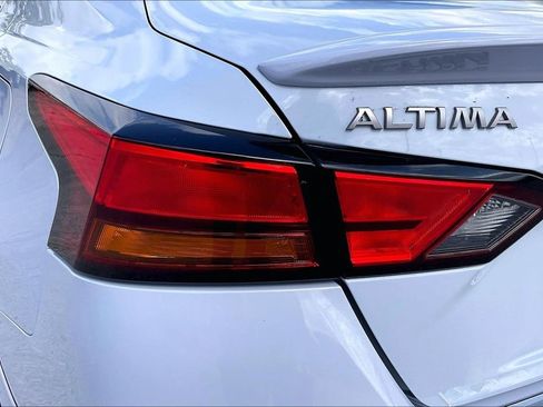 Used 2023 Nissan Altima 2.5 SR FWD image 20