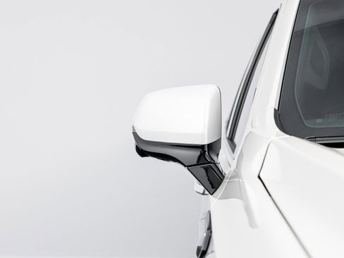 Used 2025 GMC Yukon Denali w/ Denali Reserve Package image 6