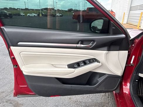 Used 2021 Nissan Altima 2.5 SL FWD image 7