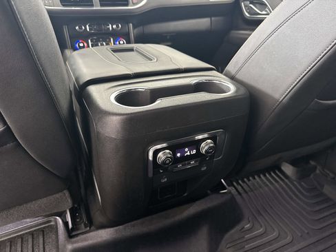 Used 2023 GMC Yukon XL AT4 w/ AT4 Premium Package AWD/4WD image 18