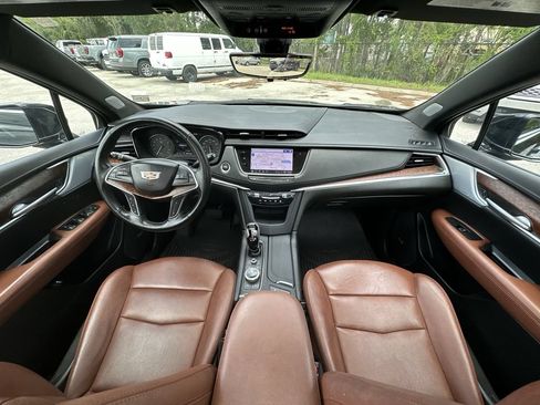 Used 2024 Cadillac XT5 Premium Luxury w/ Technology Package FWD image 21