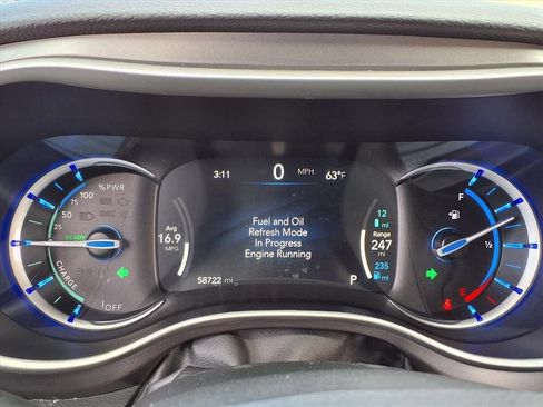 Used 2023 Chrysler Pacifica Touring-L FWD image 31