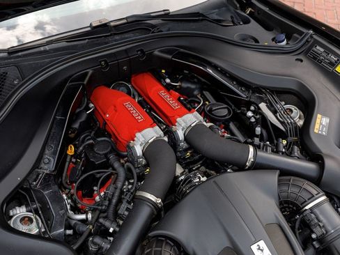 Used 2022 Ferrari Roma RWD image 11