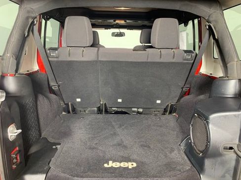 Used 2014 Jeep Wrangler Unlimited Rubicon w/ Connectivity Group image 26