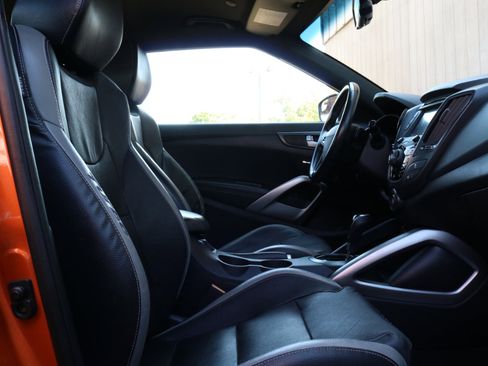 Used 2016 Hyundai Veloster Turbo image 41