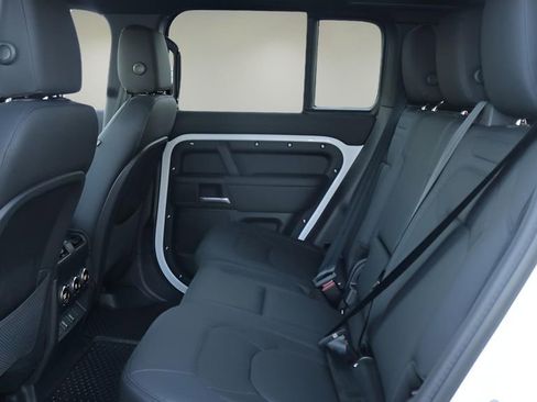 New 2026 Land Rover Defender 110 X-Dynamic SE image 10